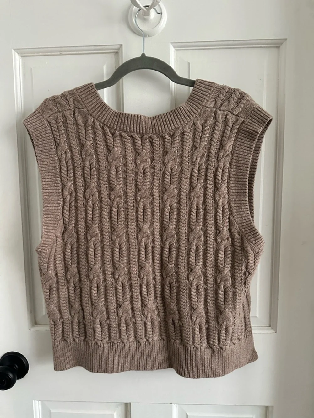 Abercrombie & Fitch Taupe Cable-Knit V-Neck Sweater Vest - Picture 2 of 2